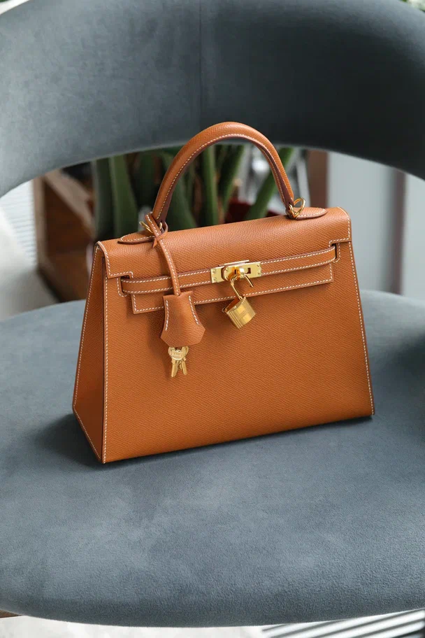 Herm&egrave;s Kelly bag at Dauri Club, Tbilisi