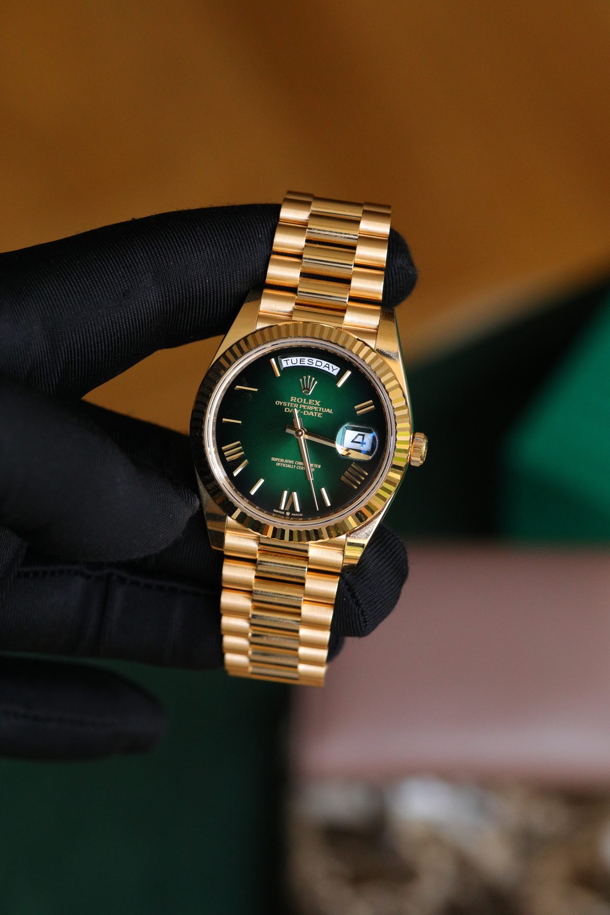 Watchmaker inspecting a pre-owned Rolex case and bracelet at Dauri Club, Tbilisi