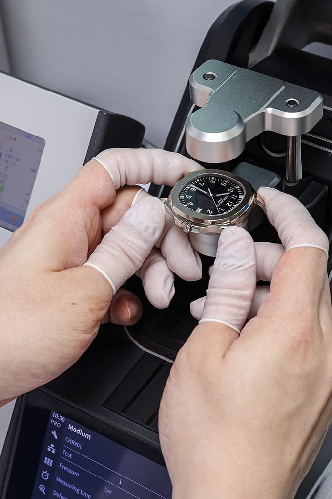 Watch undergoing water resistance pressure testing at Dauri Club, Tbilisi